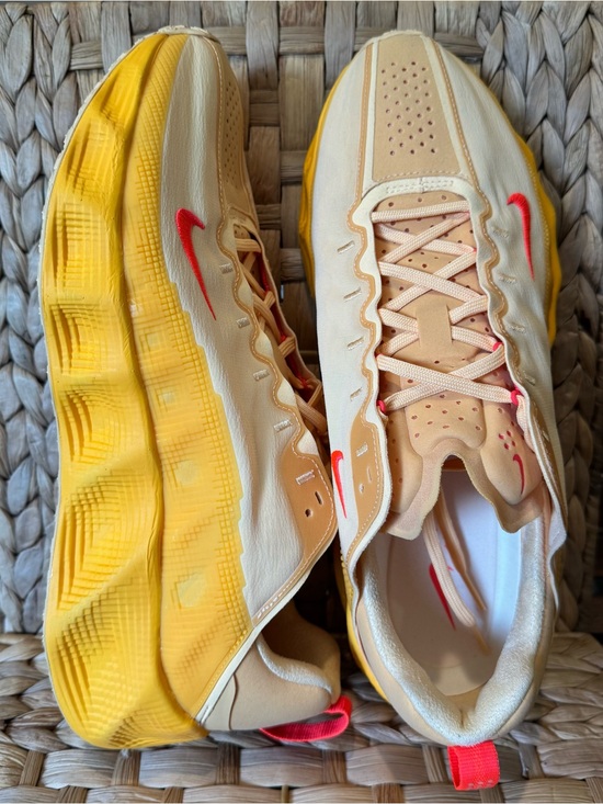 Nike Mens 11.5 NWOT Shoes Ava Rover Celestial Gold Bright Crimson DX4215-205 main image 4
